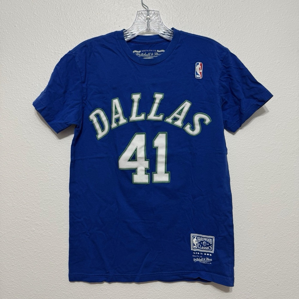 Mitchell & Ness Dallas Mavericks 41 Dirk Nowitzki Short Sleeve T Shirt Men's S